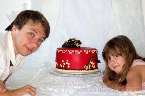 Martin s Janičkou a dortem